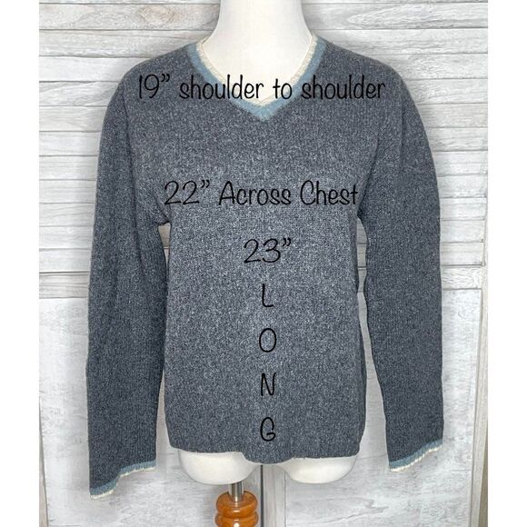 Abercrombie & Fitch Sweater 100% Wool Gray V Neck Size Medium - Picture 2 of 5